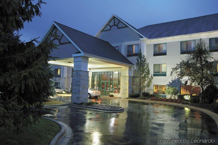 Wildwood Lodge Pewaukee Exterior photo